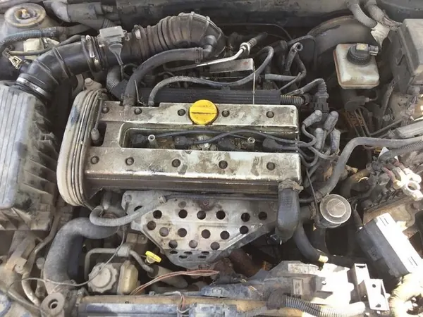 Opel Vectra Motorstyrdator 2000 2.0L 90512130 image 5