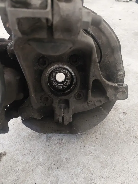 BMW 2 F45 F46 1.5B Terminal Derecho - Pieza OEM image 5