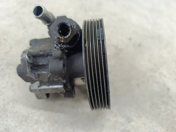 Pompe de direction OEM 9647983580 pour Peugeot 807 image 3