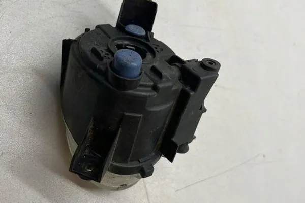 Farol Direito Frontal AUDI 100 8E0941700E image 2