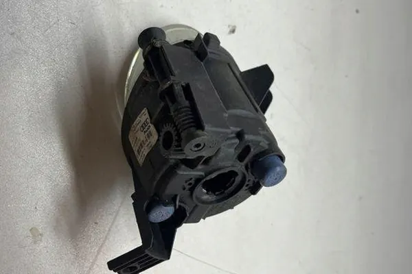 Farol Direito Frontal AUDI 100 8E0941700E image 4