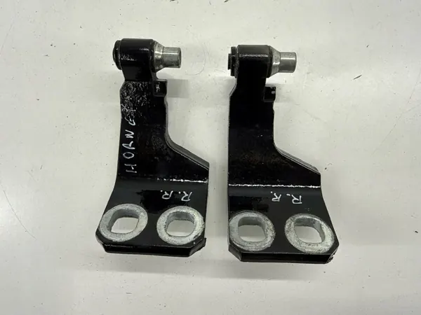 Dodge Hornet achterdeurscharnier rechts OEM 68606852AA image 2
