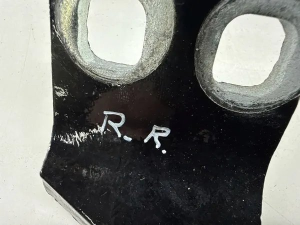 Dodge Hornet achterdeurscharnier rechts OEM 68606852AA image 7