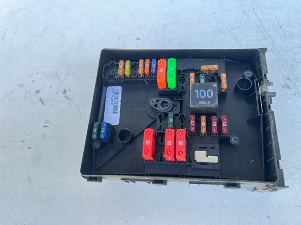 Caixa de Fusíveis 1K0937125B Audi VW Skoda image 2