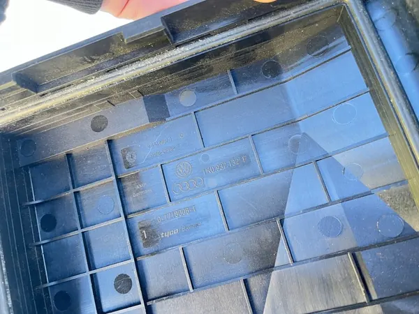 Caixa de Fusíveis 1K0937125B Audi VW Skoda image 3