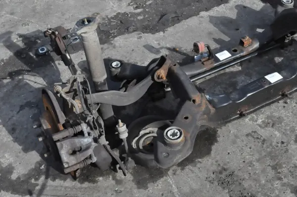 Ford Mondeo MK4 Taka-Akselipalkki OEM 422237 image 5