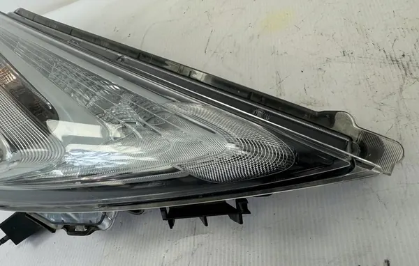 Oikea Etuvalaisin 26120BV80C Nissan Juke F15 2016 image 3