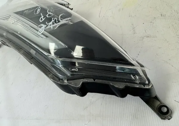 Oikea Etuvalaisin 26120BV80C Nissan Juke F15 2016 image 6