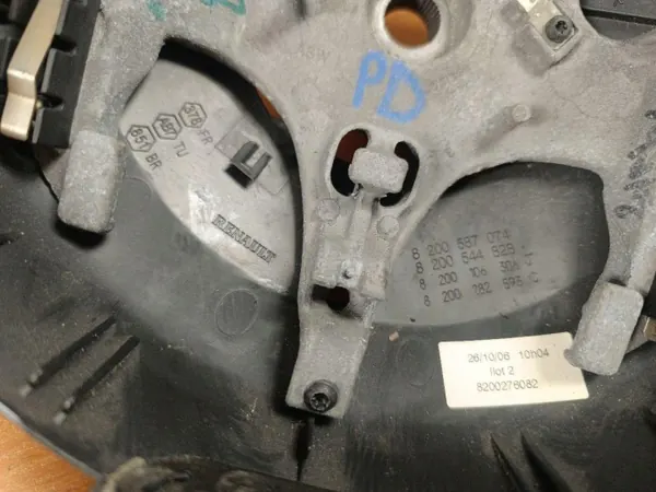 Volant Cuir OEM 8200276082 pour Renault image 6
