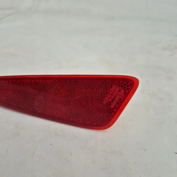 Bakstötskåpsreflektor höger OEM 81910-F4010 Toyota image 4