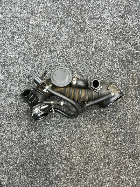 Tubo do turbocompressor VW Passat B5 image 2