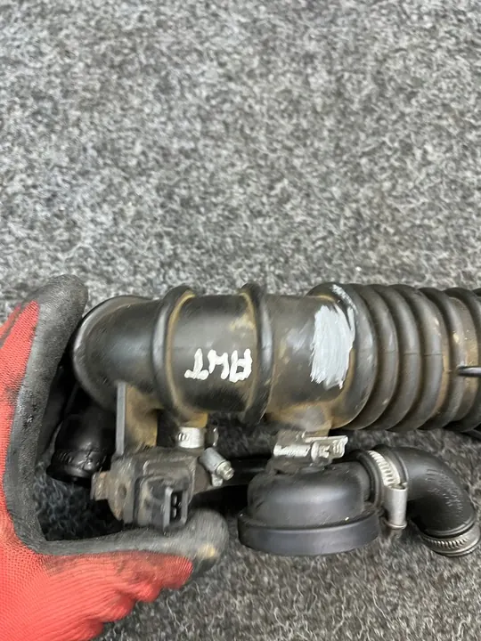 Tubo do turbocompressor VW Passat B5 image 4
