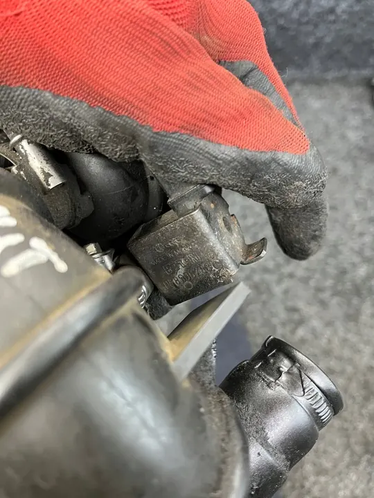 Tubo do turbocompressor VW Passat B5 image 7