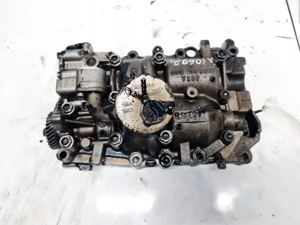 Pompe à huile OEM 03G103537B Skoda Superb 2.0L image 2