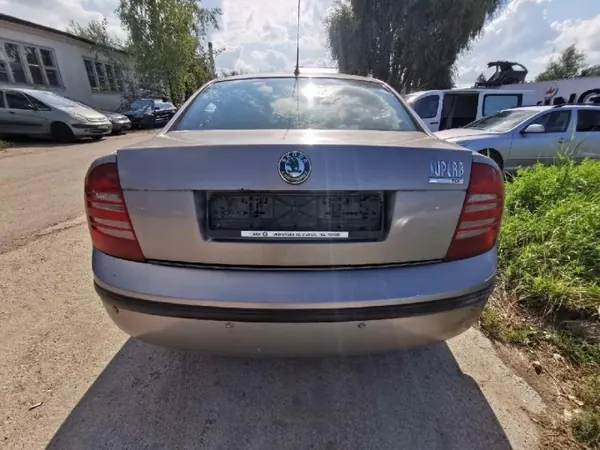 Pompe à huile OEM 03G103537B Skoda Superb 2.0L image 10