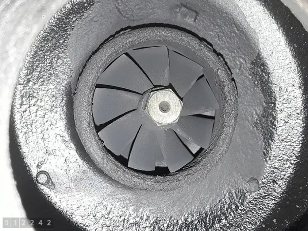 Turbocompressor Volvo usado OEM 8653122 para S60 image 4