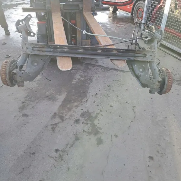 OEM 7113320 Poutre Suspension Arrière Renault Clio IV image 2