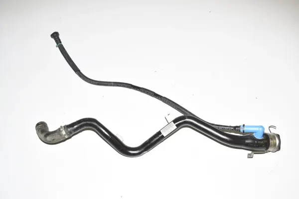 BMW X1 E84 Pescoço de Enchimento Tanque OEM 16117207391 image 3