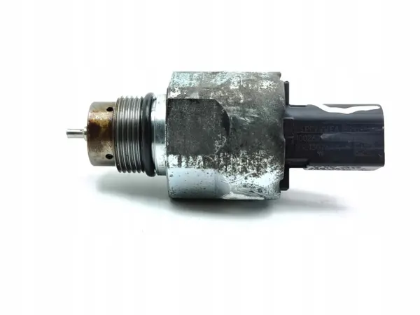 Bränsletrycksregulator OEM 03L130764A - Begagnad image 6