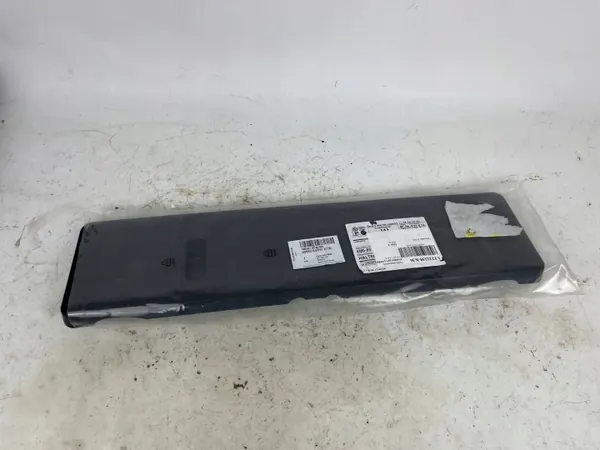 Cadre plaque immatriculation arrière Audi Q7 OEM 4M0807287AD image 2