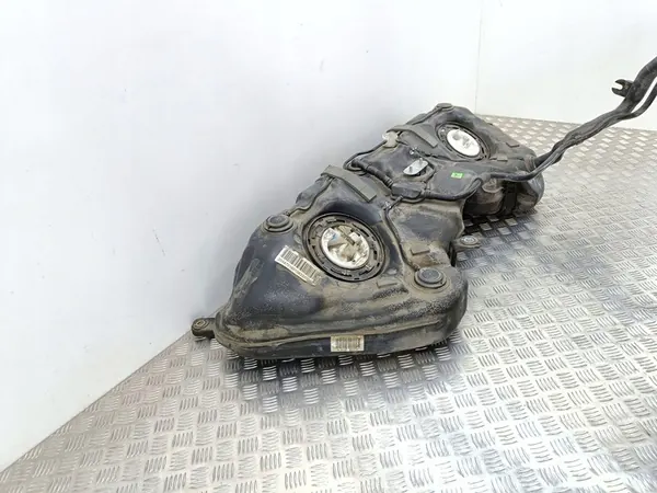 Mercedes-Benz C W204 2009 Fuel Tank OEM 2044701601 image 7