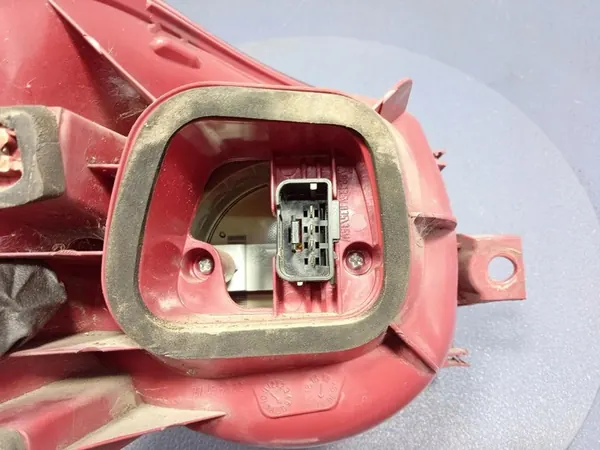 VW Passat B6 Variant Luz Trasera Derecha 3C9945096N image 8