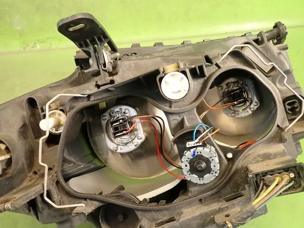 Farol esquerdo BMW E87 2005 63126924485 image 7