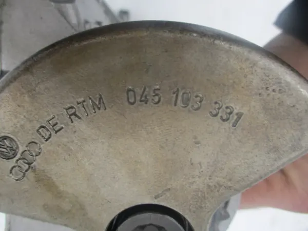 Öljypumpun tasapainovarsi OEM 045103127D VW image 5