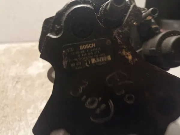 Brandstofpomp BMW E60 E61 2.5D 3.0D 0445010073 image 2