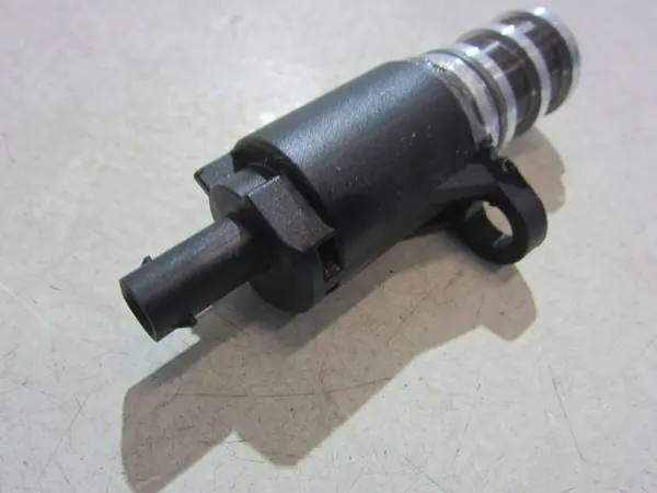 Válvula elétrica BMW OEM 7622768 para motor N55 image 3