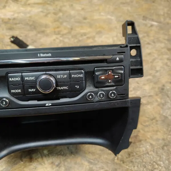 OEM 98058929XT Panel Radio Peugeot 5008 2011 image 3