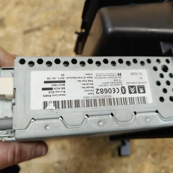OEM 98058929XT Panel Radio Peugeot 5008 2011 image 5