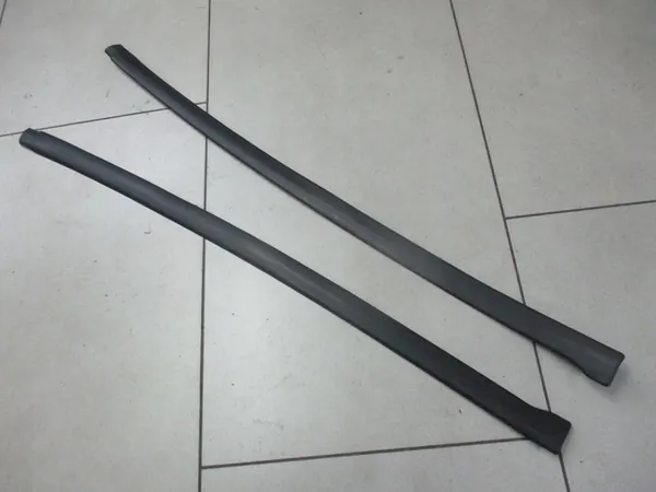 Citroen C3 Picasso 08-16 Garniture de fenêtre avant image 1