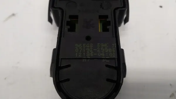 PEUGEOT 207 Raam Bediening Paneel 9654859677 image 3