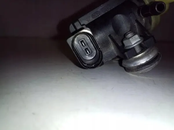 Solenoidiventtiili OEM 4011464A VW Passat B7 Alltrackille image 5