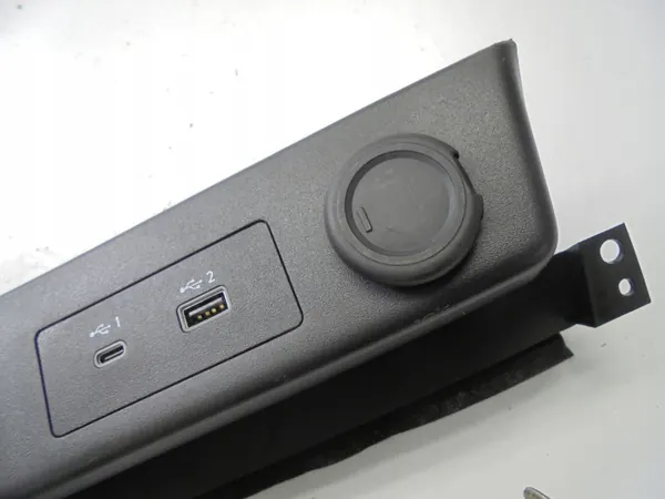 Tomada USB 12V Nissan OE 96912 6RB0A para Rogue 2021- image 3
