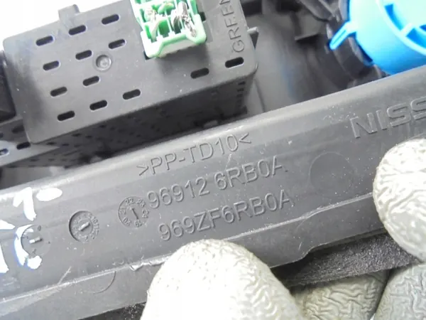 Tomada USB 12V Nissan OE 96912 6RB0A para Rogue 2021- image 7
