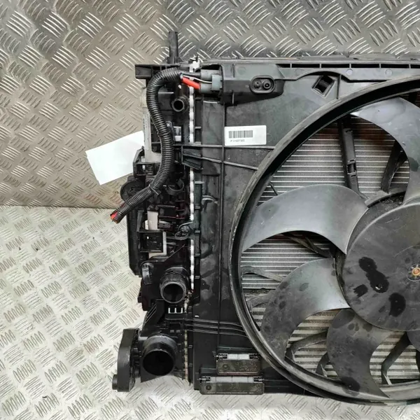 Pièces refroidissement OEM 32224829 pour Volvo XC60 II 2.0L image 3