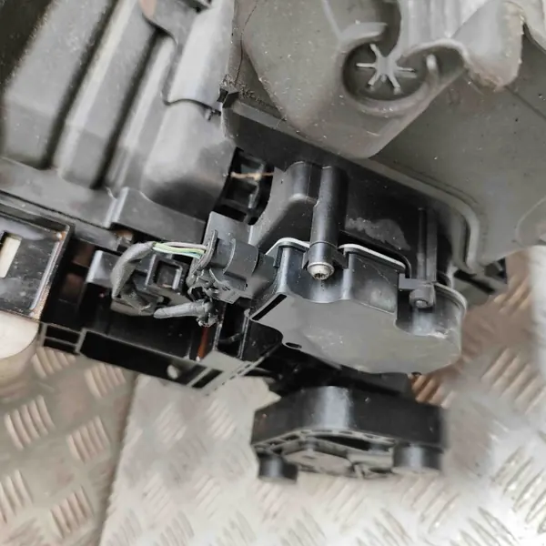 Pièces refroidissement OEM 32224829 pour Volvo XC60 II 2.0L image 6