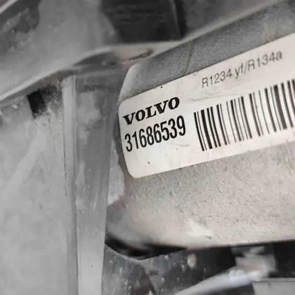 Pièces refroidissement OEM 32224829 pour Volvo XC60 II 2.0L image 7