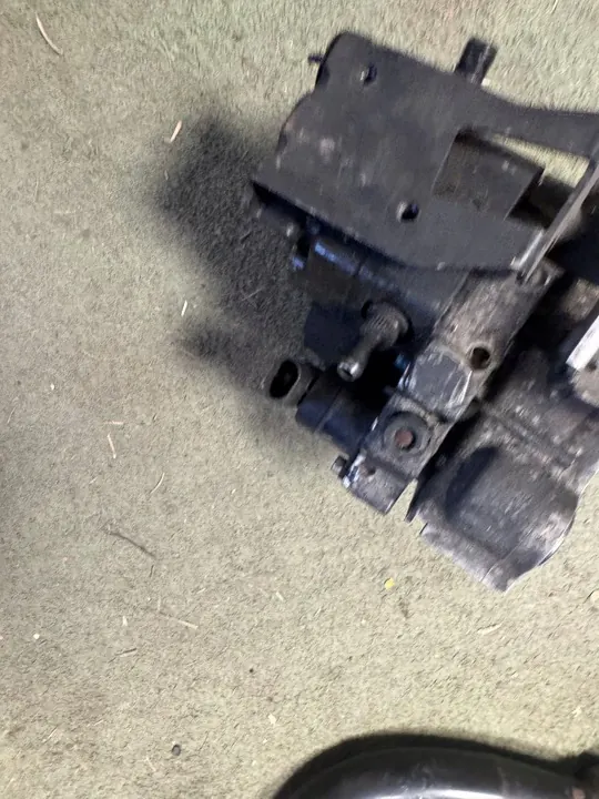 Hochdruckkraftstoffpumpe CR 057130755G Audi A8 D3 4.0 TDI image 4