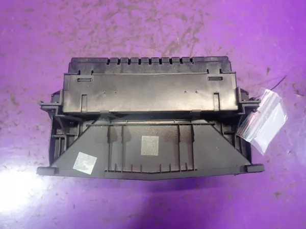 Opel Astra H radiodisplay OEM 13178570 - Begagnad image 4