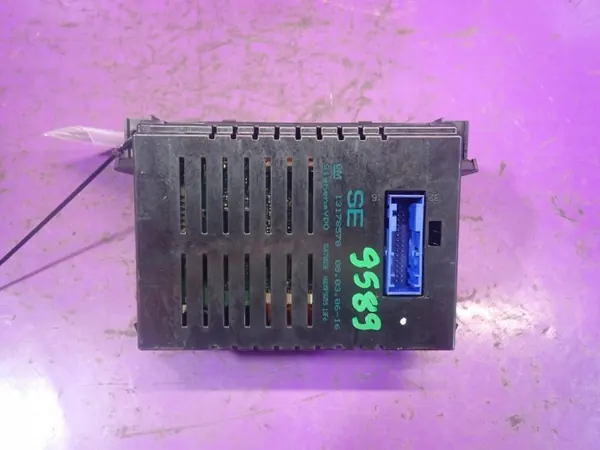 Opel Astra H radiodisplay OEM 13178570 - Begagnad image 5