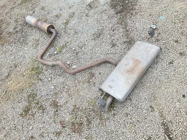 Silenciador VW Golf VIII OEM 5Q6253611AR - Usado image 3