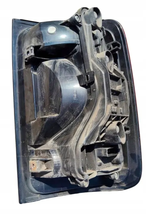 Luz trasera izquierda VW Amarok image 3