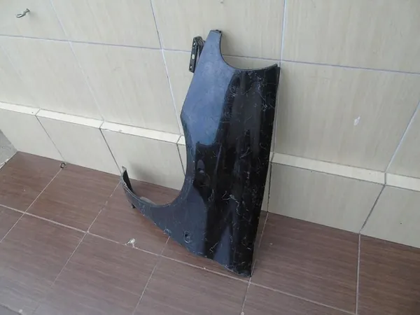 Framvänster Skärm Renault Clio I 98-01 OE 7701473025 image 2