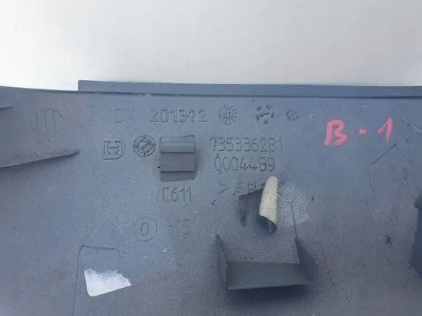 Lancia Ypsilon framdörr spegelskydd OEM 735336281 image 4