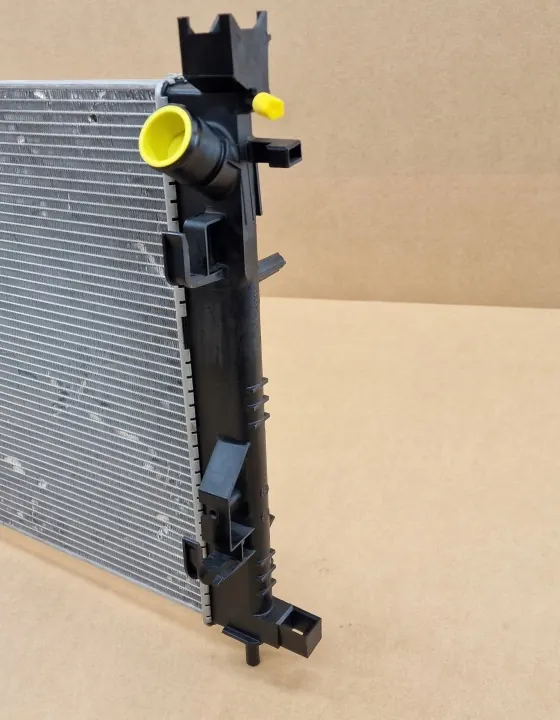 Radiateur d'eau OEM 214107326R pour Dacia/Renault image 3