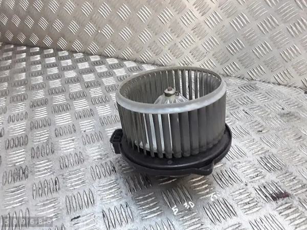 Toyota OEM 0130101601 Värmefläkt motor image 2