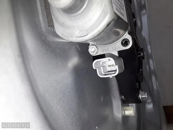 Régulateur de vitre Kia Venga OEM 824801P020 - Occasion image 6
